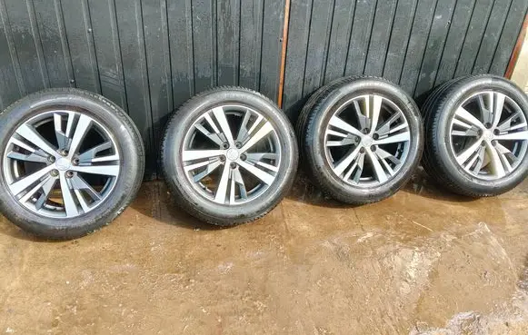 Peugeot 5008 II R18 alloy rim 9809687377