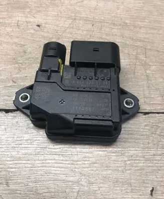 Mercedes-Benz E W213 Glow plug pre-heat relay A6549003300 090719 11006