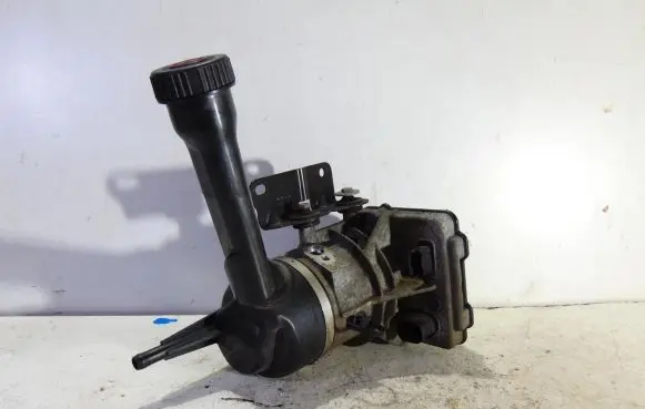 Citroen C4 I Picasso Power steering pump 9684252580