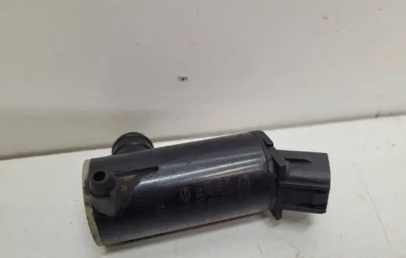 KIA Sportage Windscreen/windshield washer pump 9851025000