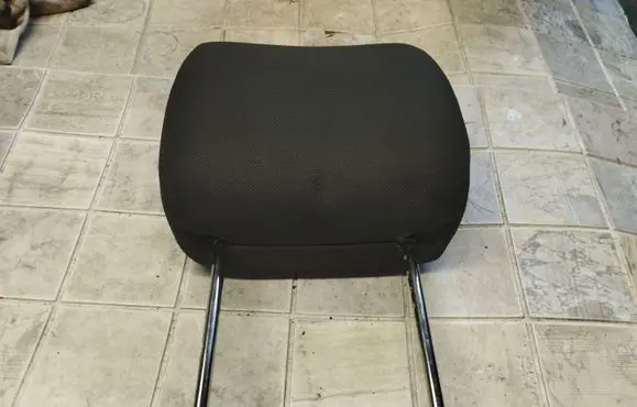 Toyota Corolla Verso AR10 Rear seat headrest 