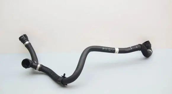 BMW 5 G60 G61 Engine coolant pipe/hose 8490277