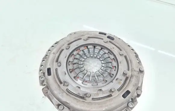 Volkswagen Tiguan Pressure plate 03L141026F