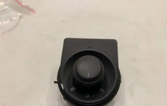 Opel Astra J Wing mirror switch