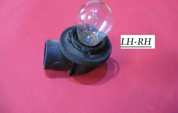Citroen Evasion Tail light bulb cover holder 25691