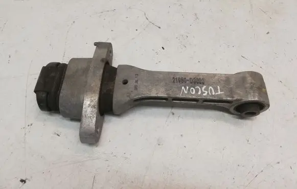 Hyundai Tucson TL Engine mount bracket 21950D3000