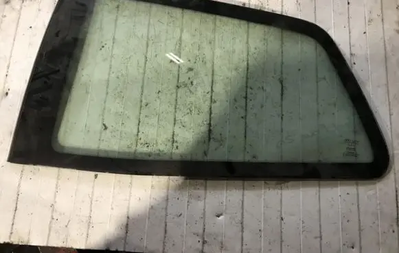 Rear side window