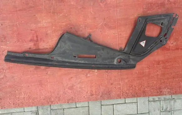 BMW 5 F10 F11 Radiator trim 7019804 51767019804
