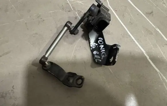 Hyundai IONIQ 6 Rear air suspension level height sensor 92195F5000