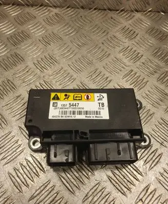 Opel Insignia A Airbag control unit/module 13575447 AS5447T100510030