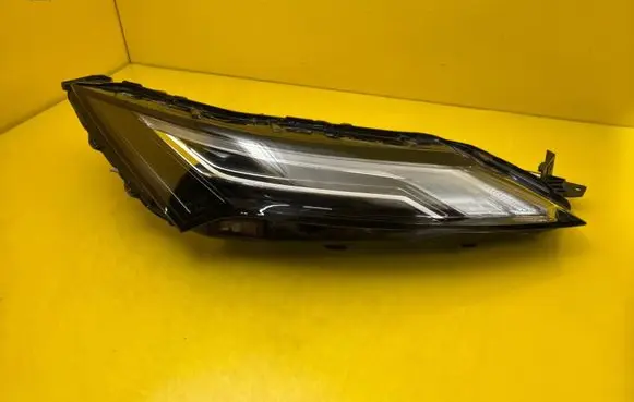 Nissan X-Trail T33 Headlight/headlamp 21023791