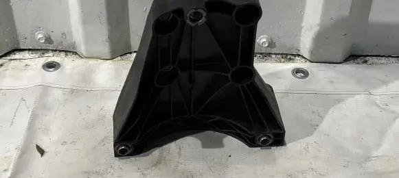 BMW 5 E60 E61 Other engine bay part 779220203