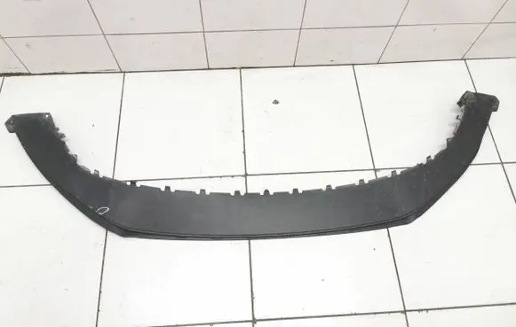 Front bumper lip