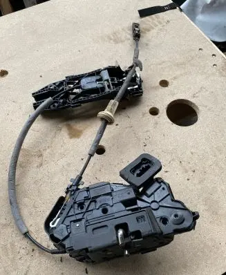 Skoda Karoq Front door lock C6-5TC837016