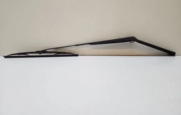Nissan X-Trail T30 Front wiper blade arm B46RA1