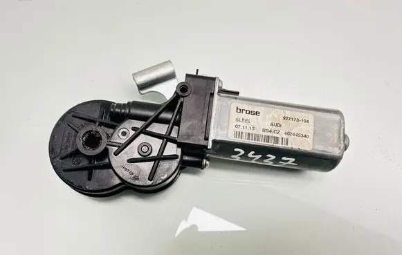 Volkswagen PASSAT B8 Seat adjustment motor 922173104 402445340