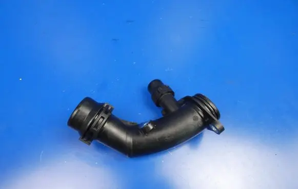 Mercedes-Benz C W205 Engine coolant pipe/hose A6512001051