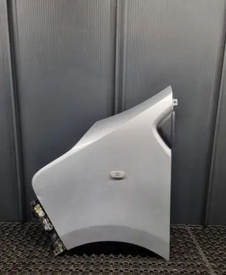 Opel Vivaro Fender 