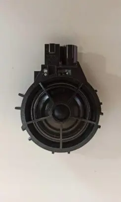 Front door high frequency speaker