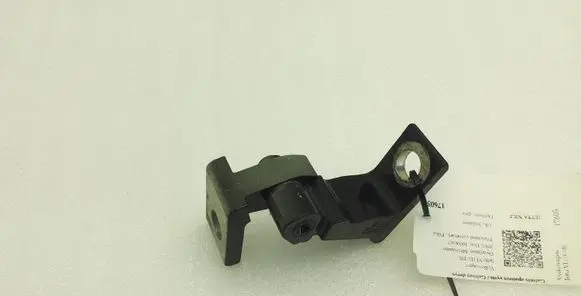 Volkswagen Jetta VI Rear door lower hinge 8K0831402G