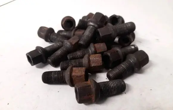 Skoda Octavia Mk2 (1Z) Nuts/bolts 