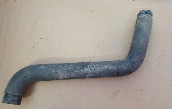 Volkswagen Golf II Engine coolant pipe/hose 191121101Q