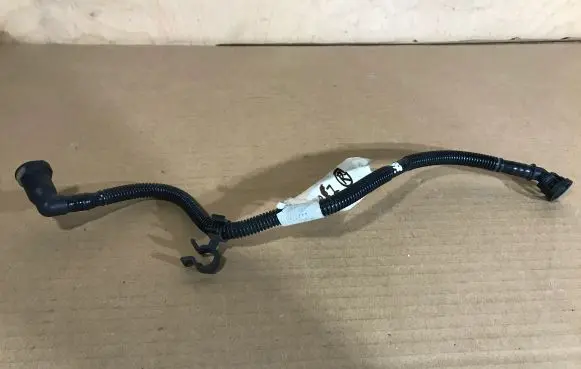 Jaguar XJ X350 Breather hose/pipe 2W939D289CB
