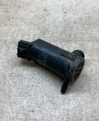 Toyota RAV 4 (XA10) Windscreen/windshield washer pump 8533033020 0602103860