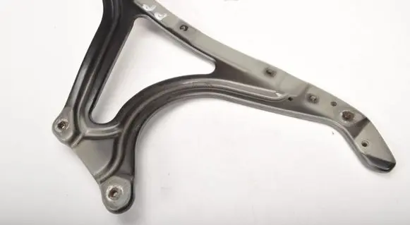 Rolls-Royce Wraith Fender mounting bracket PRAWY