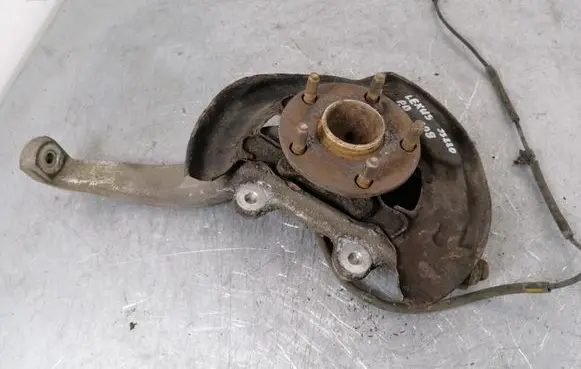 Toyota Avensis T250 Front wheel hub
