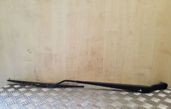 KIA Sorento Front wiper blade arm
