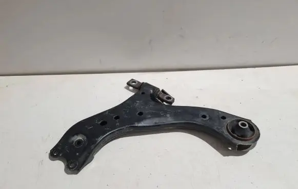 Lexus ES VII XZ10 Front lower control arm/wishbone Y0922114