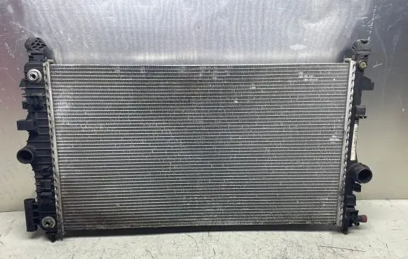 Opel Insignia A Coolant radiator 13241724