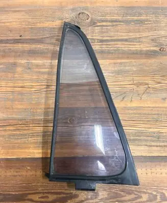 Toyota 4 Runner N120 N130 Rear vent window glass 6818989101