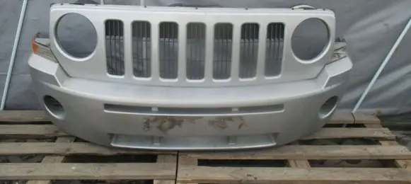 Jeep Patriot Front bumper upper radiator grill