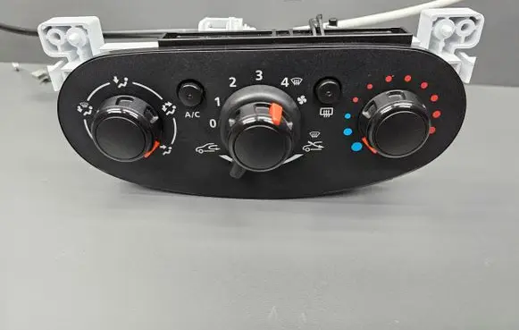 Dacia Sandero Climate control unit A42303400 5P3741700 5P3741300