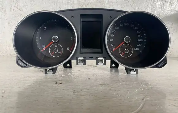 Volkswagen Golf VI Speedometer (instrument cluster) 5K0920870G 1005010089 094702