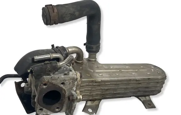 Volkswagen Golf V EGR valve cooler 038131513AD 3210275