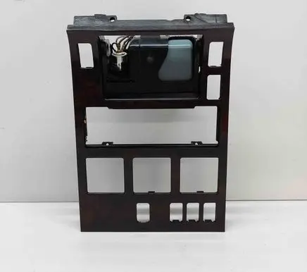 Dashboard glove box trim