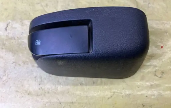 Mazda 6 Tailgate opening switch GS8S686F1