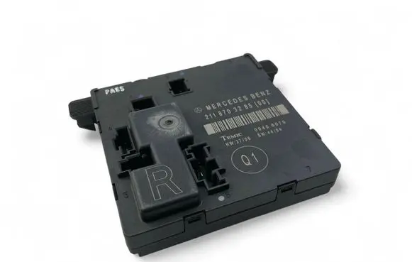 Mercedes-Benz E W211 Door control unit/module 2118703285