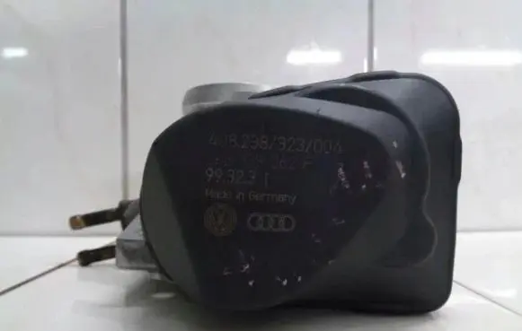 Audi A4 S4 B5 8D Throttle valve