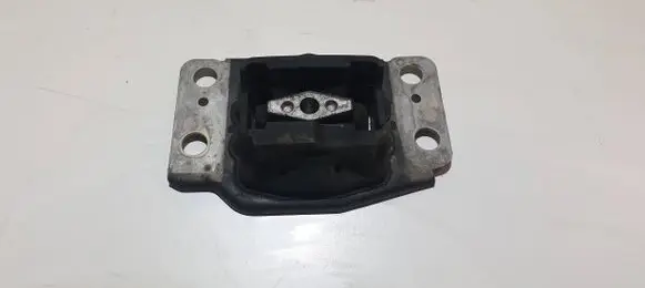 Volvo V70 Engine mount bracket 7G917M121