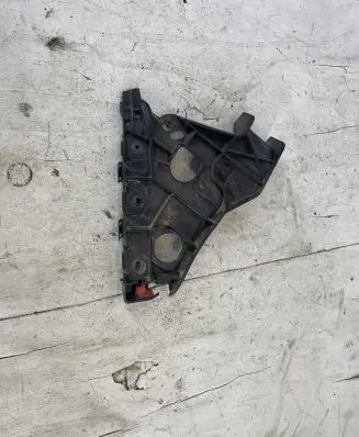 Opel Astra J Front bumper mounting bracket 13367893