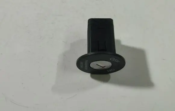 KIA Ceed Passenger airbag on/off switch 
