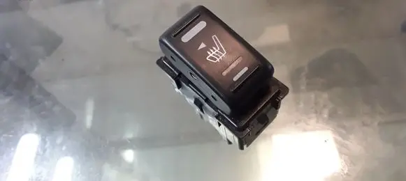 Nissan X-Trail T30 Seat heating switch