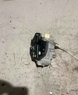 Audi Q7 4L Front door lock