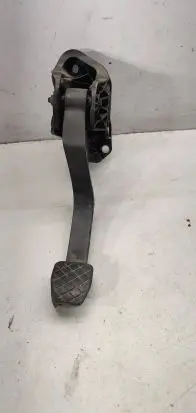 Volkswagen PASSAT B6 Clutch pedal 3c1721059AA