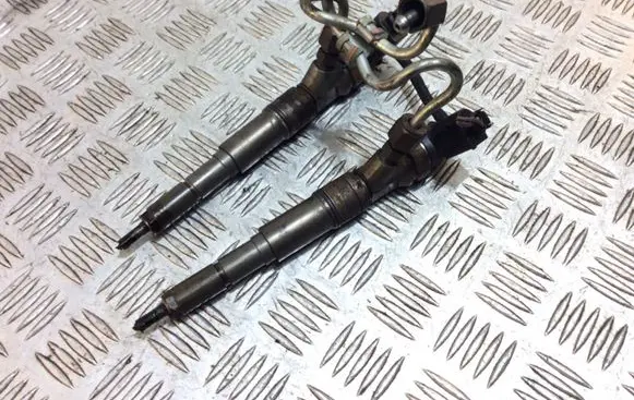 BMW 5 E60 E61 Fuel injector 7794435 0445110209