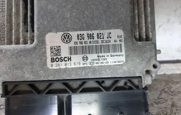 Skoda Octavia Mk2 (1Z) Engine control unit/module 03G906021JC 0281013618